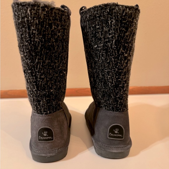 Bear paw size 7 gray suede boots - Picture 3 of 5